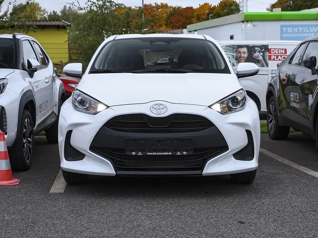Toyota Yaris - Thumbnail 5
