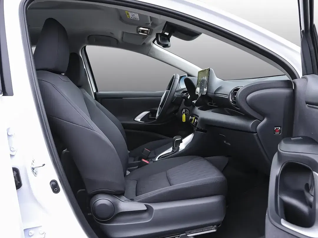 Toyota Yaris - Thumbnail 6
