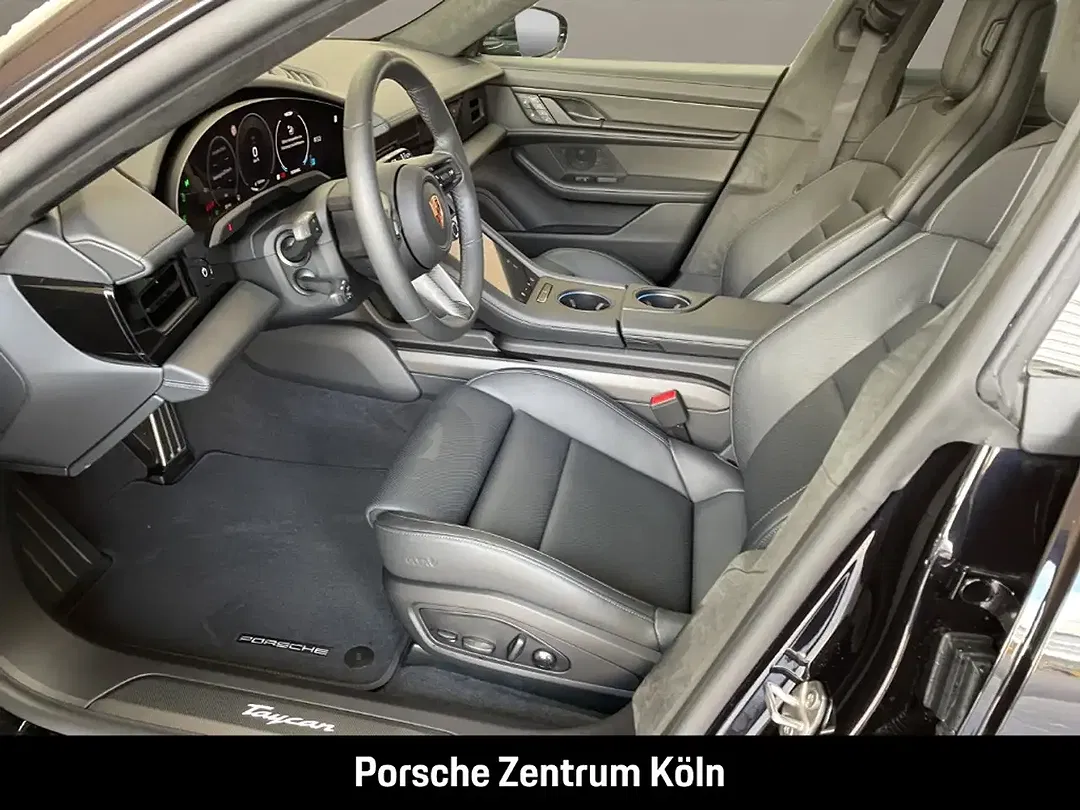 Porsche Taycan - Thumbnail 13