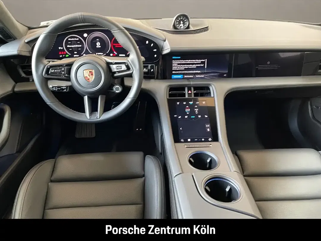Porsche Taycan - Thumbnail 14