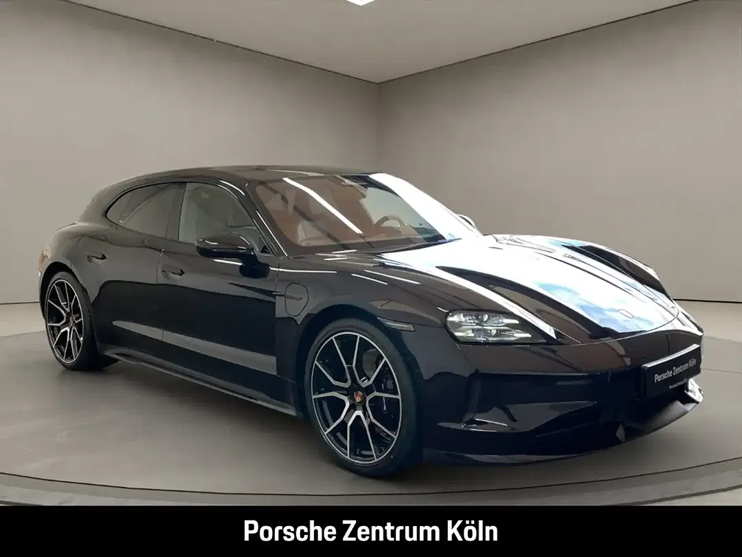 Porsche Taycan - Thumbnail 7