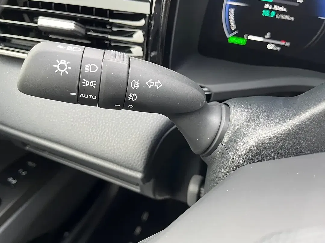 Toyota Camry - Thumbnail 14