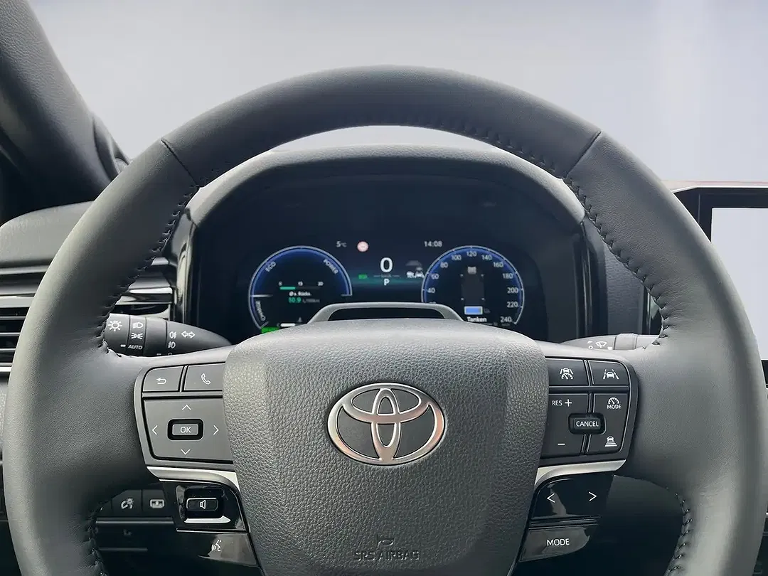 Toyota Camry - Thumbnail 16
