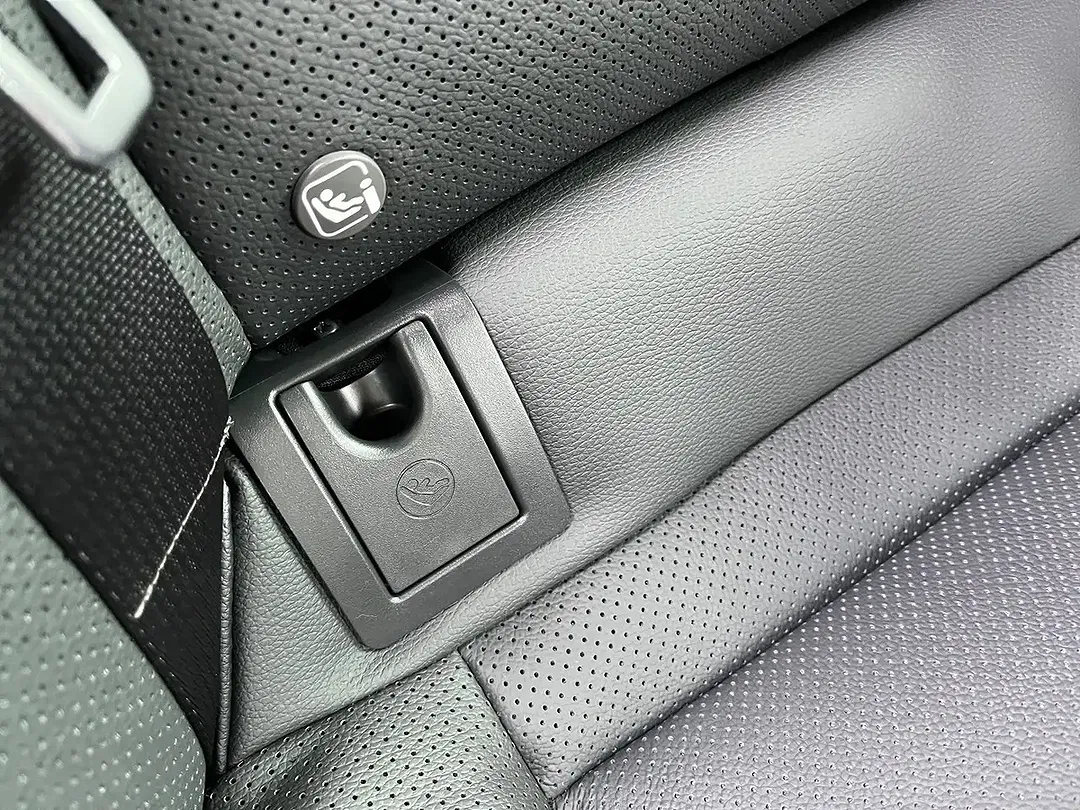 Toyota Camry - Thumbnail 18