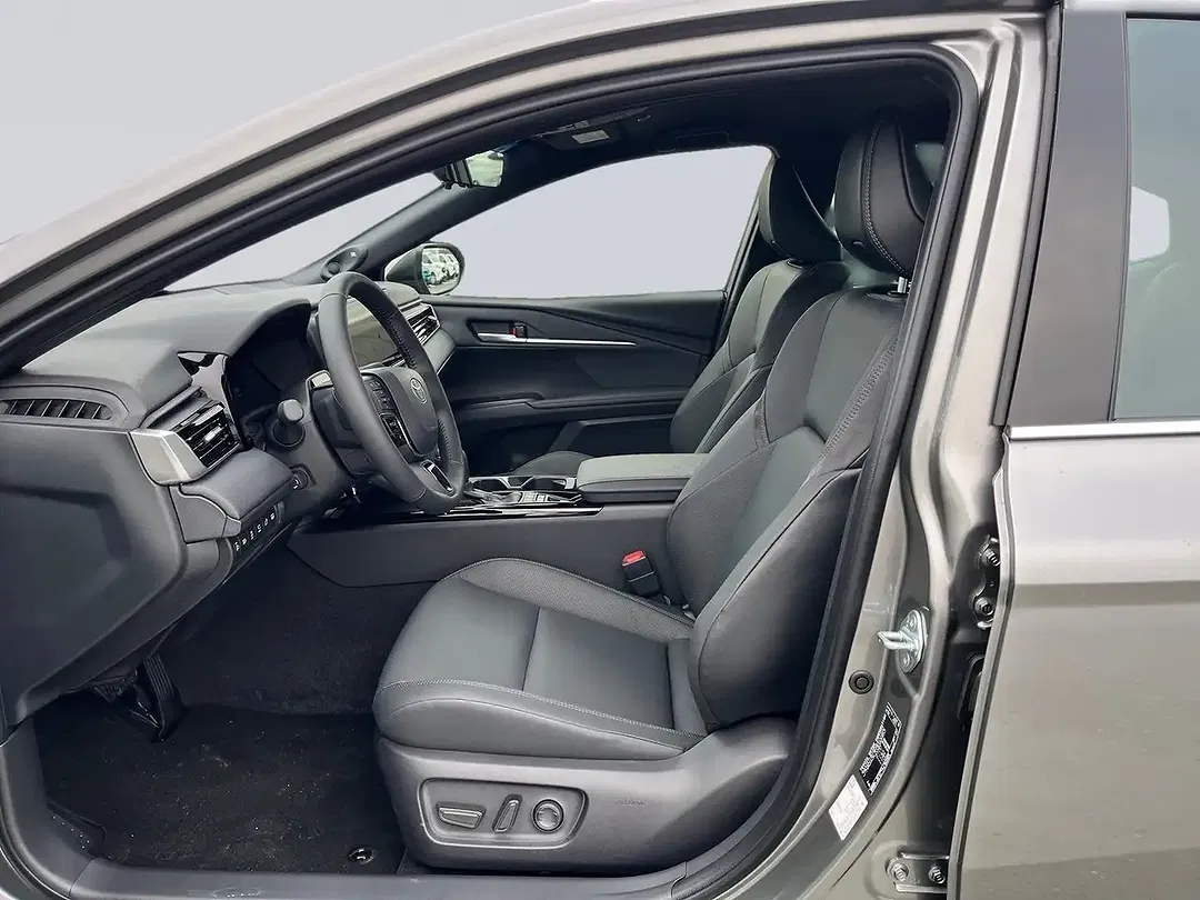 Toyota Camry - Thumbnail 19