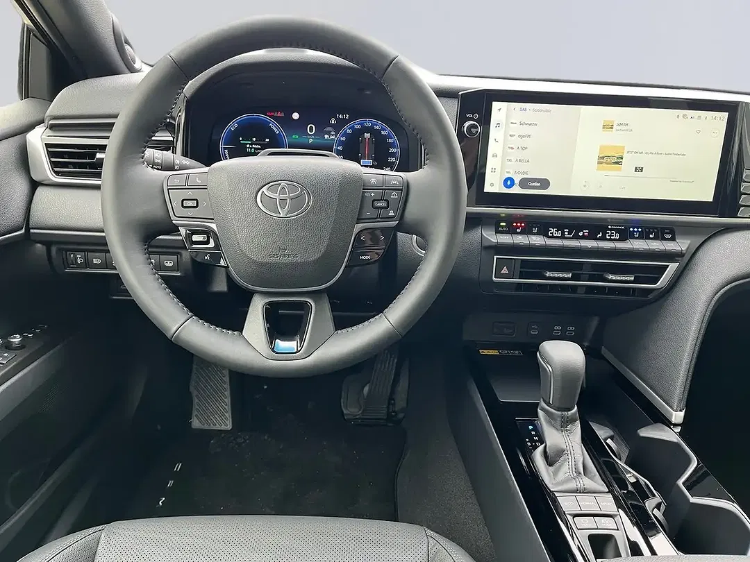 Toyota Camry - Thumbnail 20
