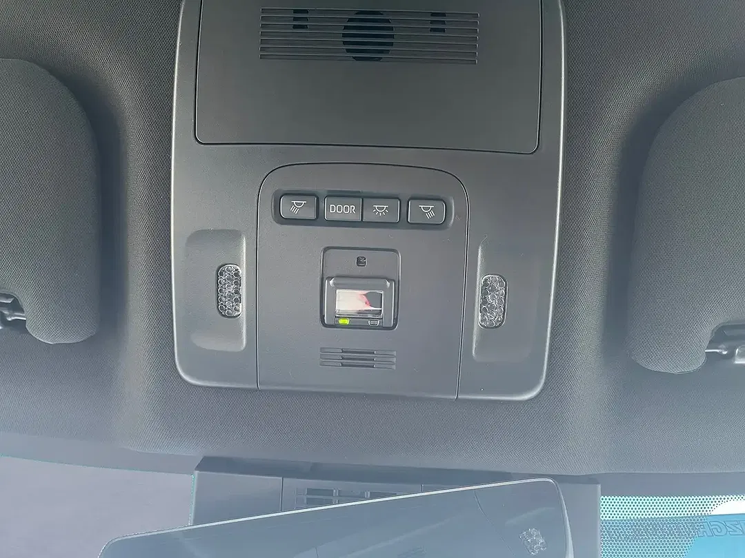 Toyota Camry - Thumbnail 22