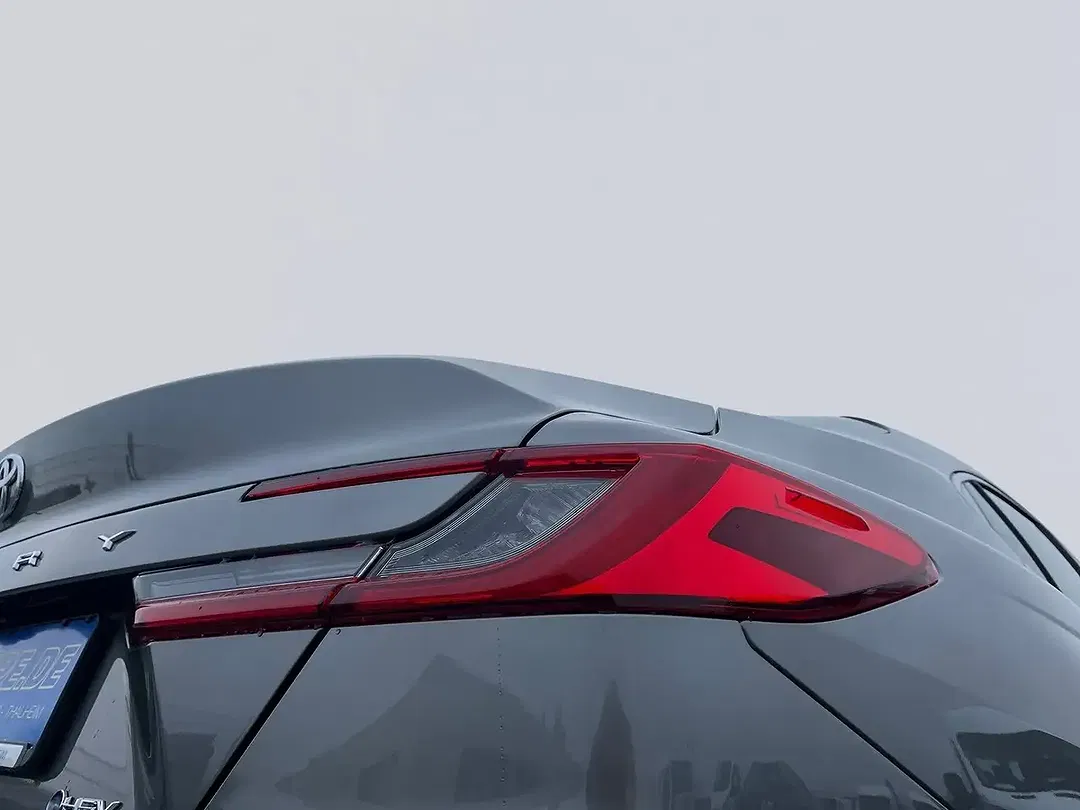 Toyota Camry - Thumbnail 24