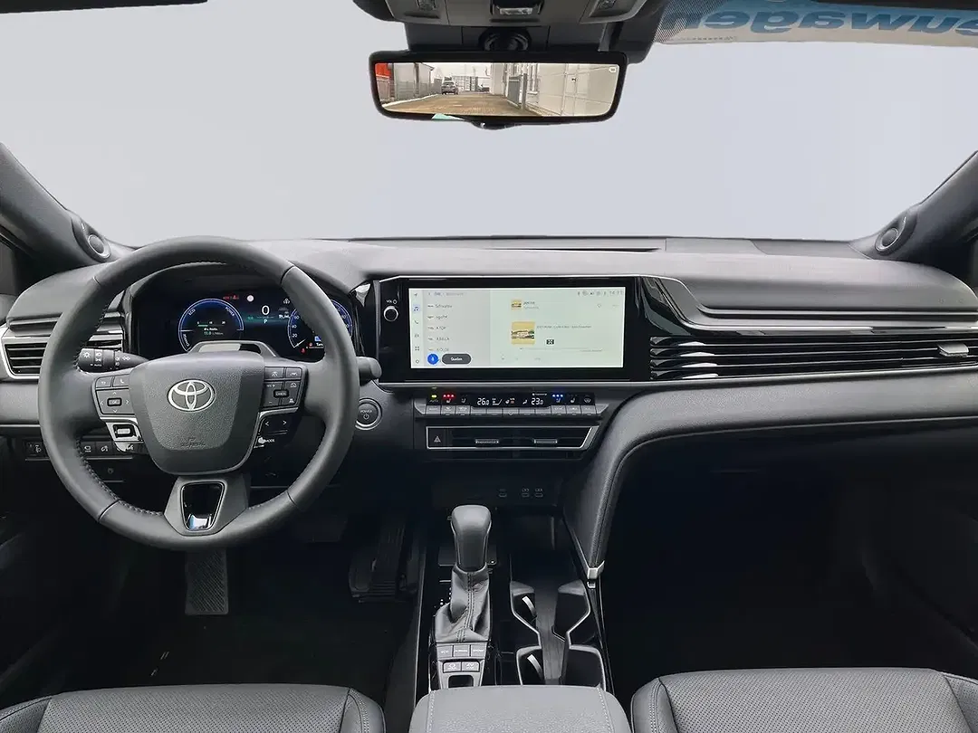 Toyota Camry - Thumbnail 5