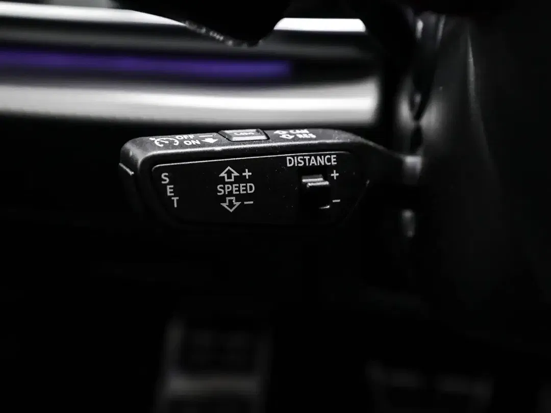 Audi RS Q8 - Thumbnail 12