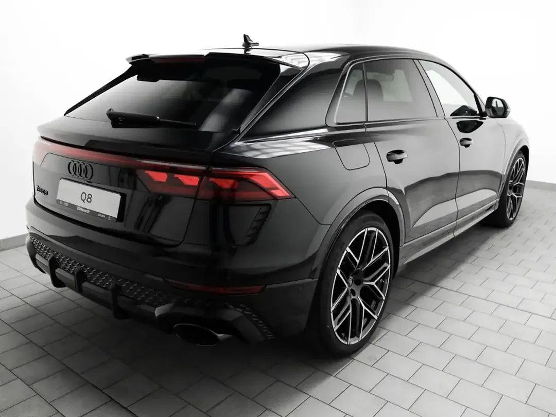 Audi RS Q8 - Thumbnail 6