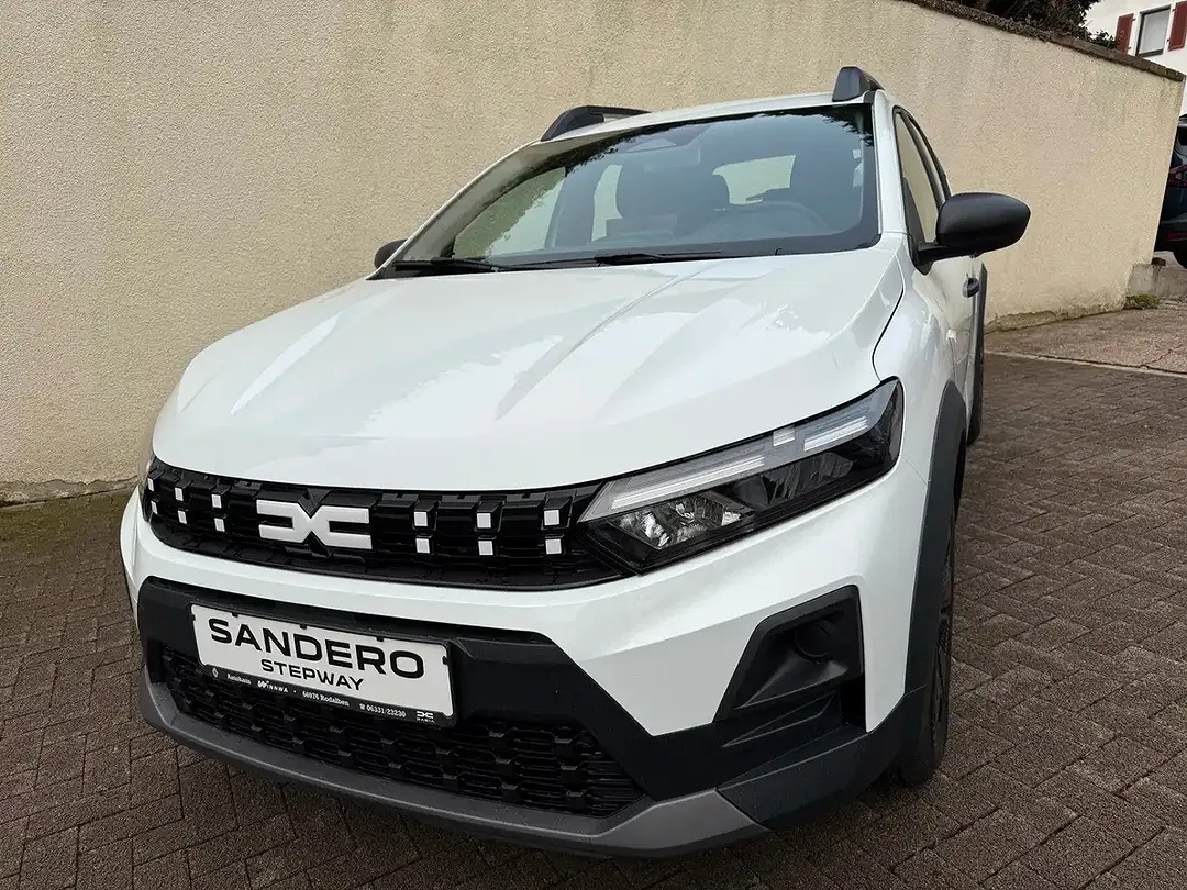 Dacia Sandero - Thumbnail 2