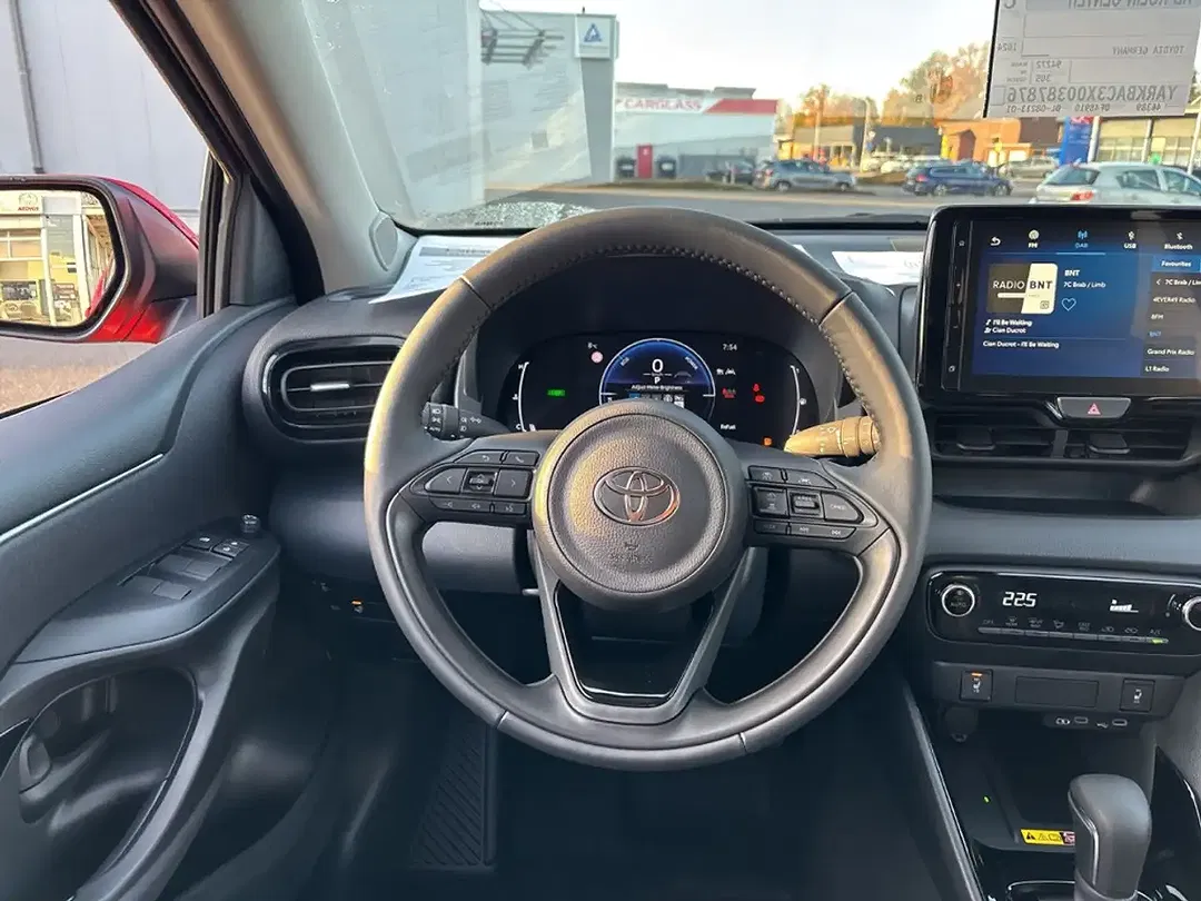 Toyota Yaris - Thumbnail 13