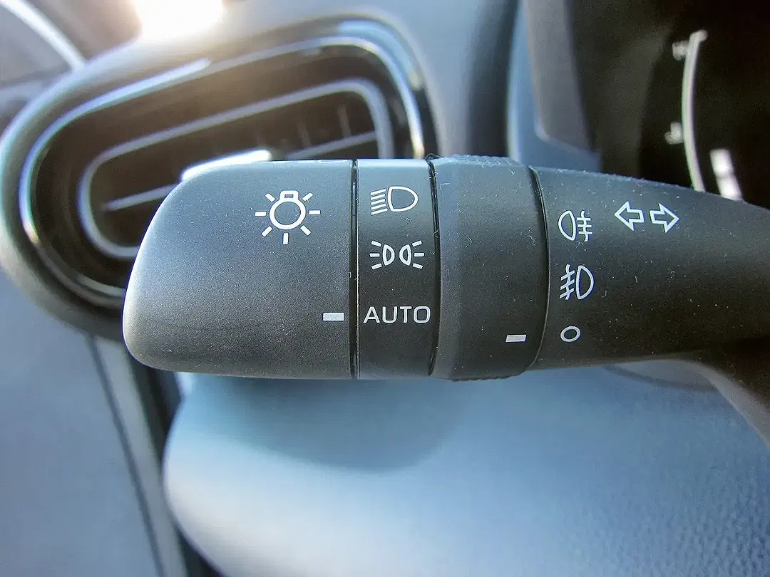 Toyota Yaris - Thumbnail 12