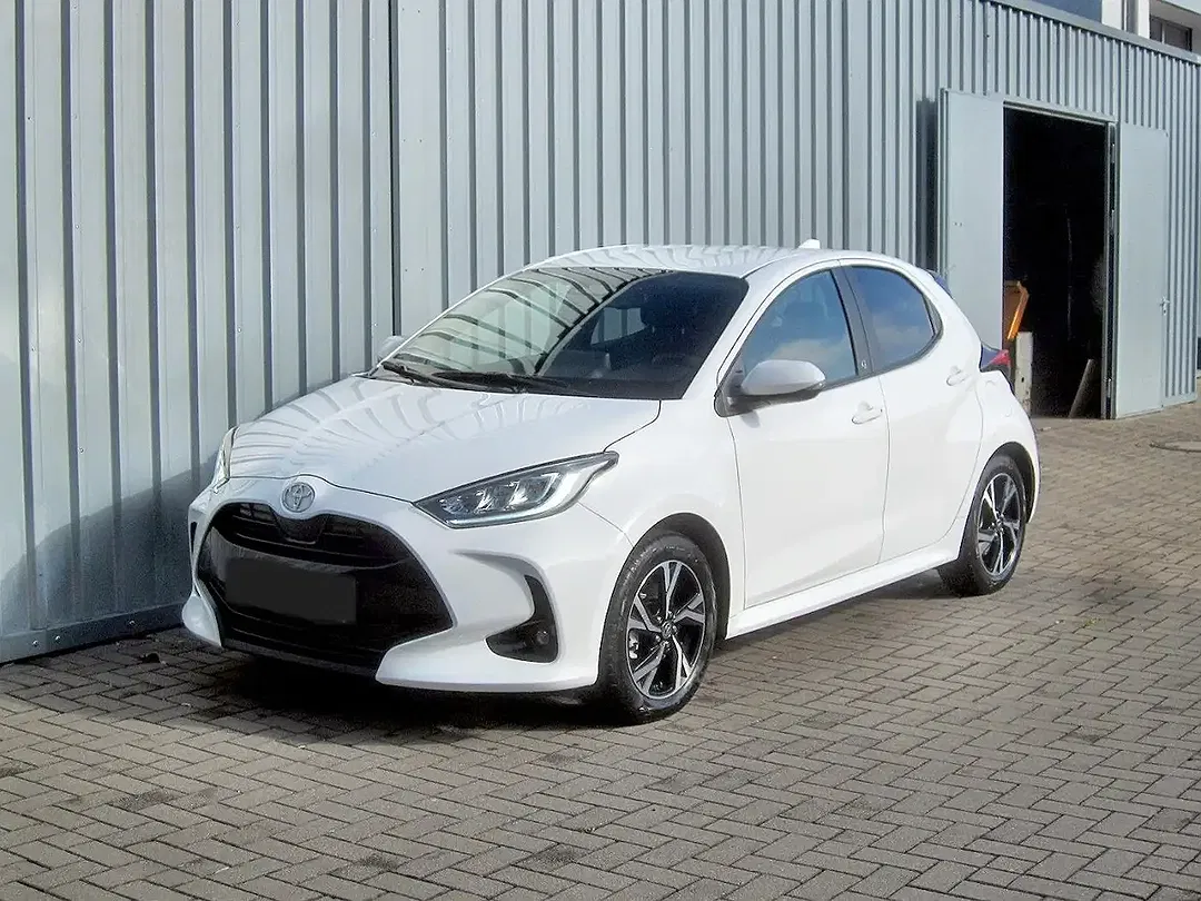 Toyota Yaris - Thumbnail 1
