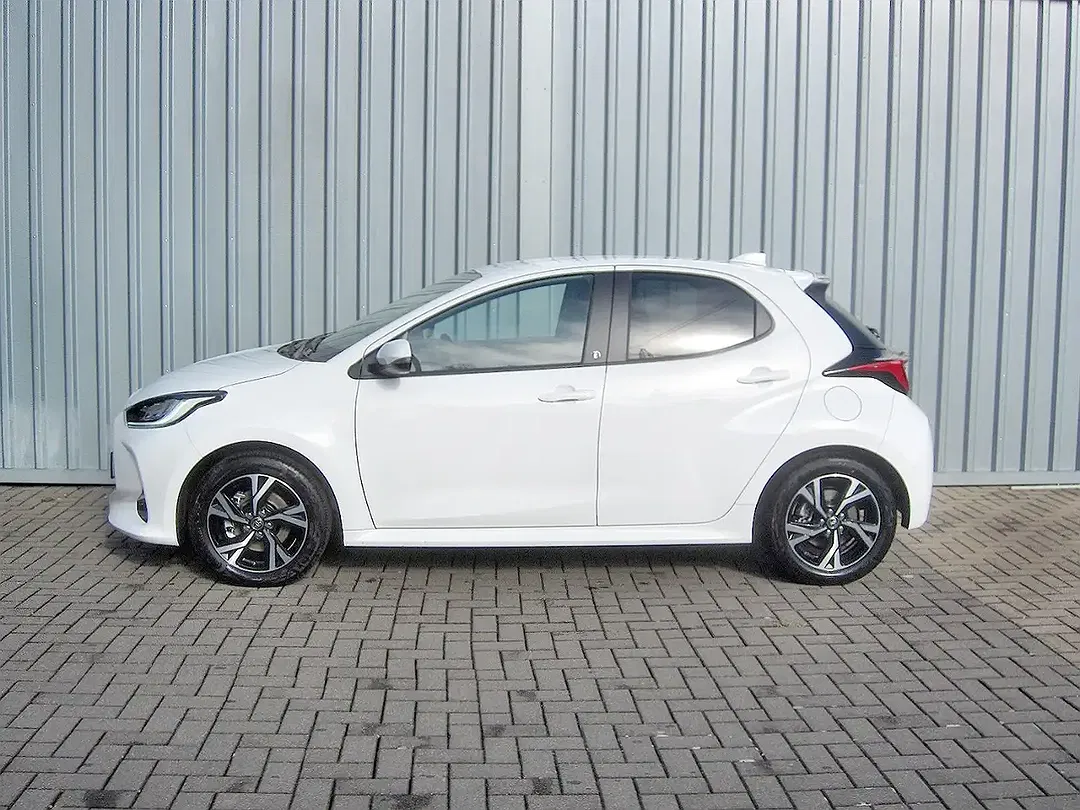 Toyota Yaris - Thumbnail 2
