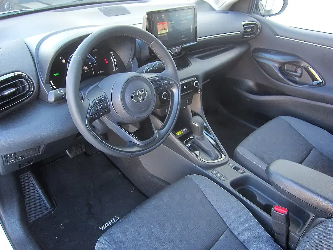 Toyota Yaris - Thumbnail 5