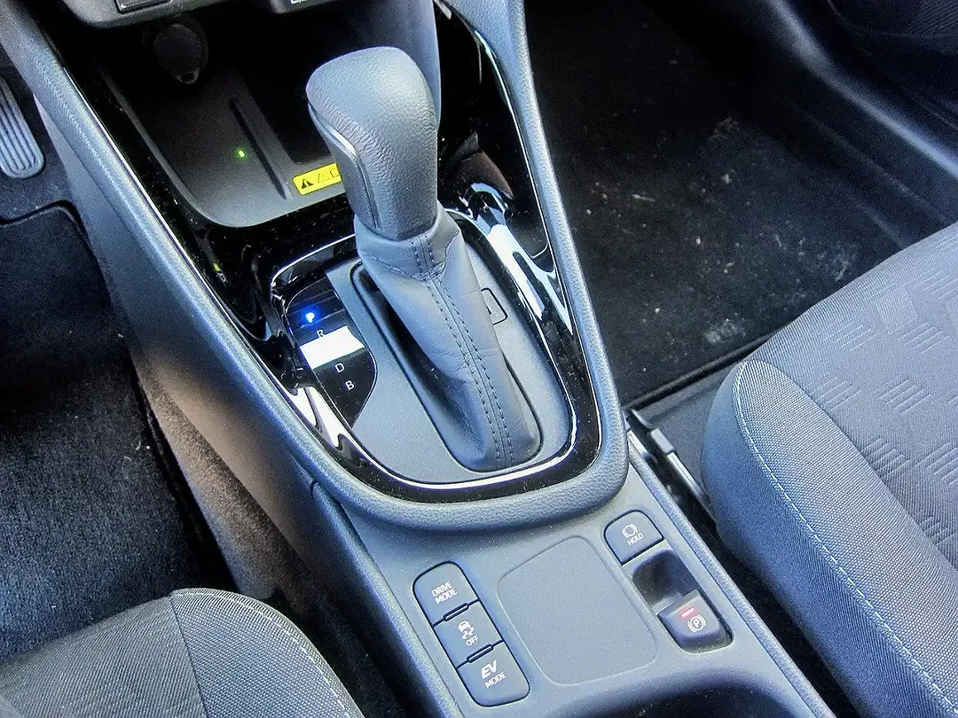 Toyota Yaris - Thumbnail 7