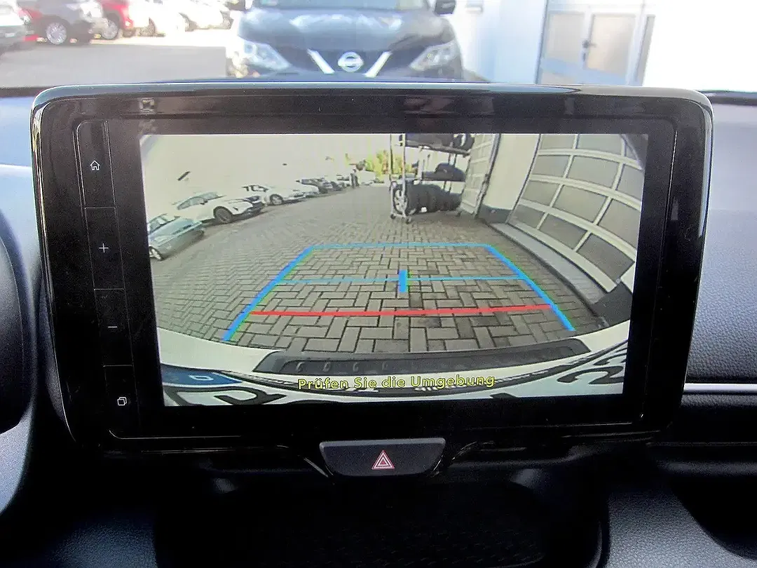 Toyota Yaris - Thumbnail 8