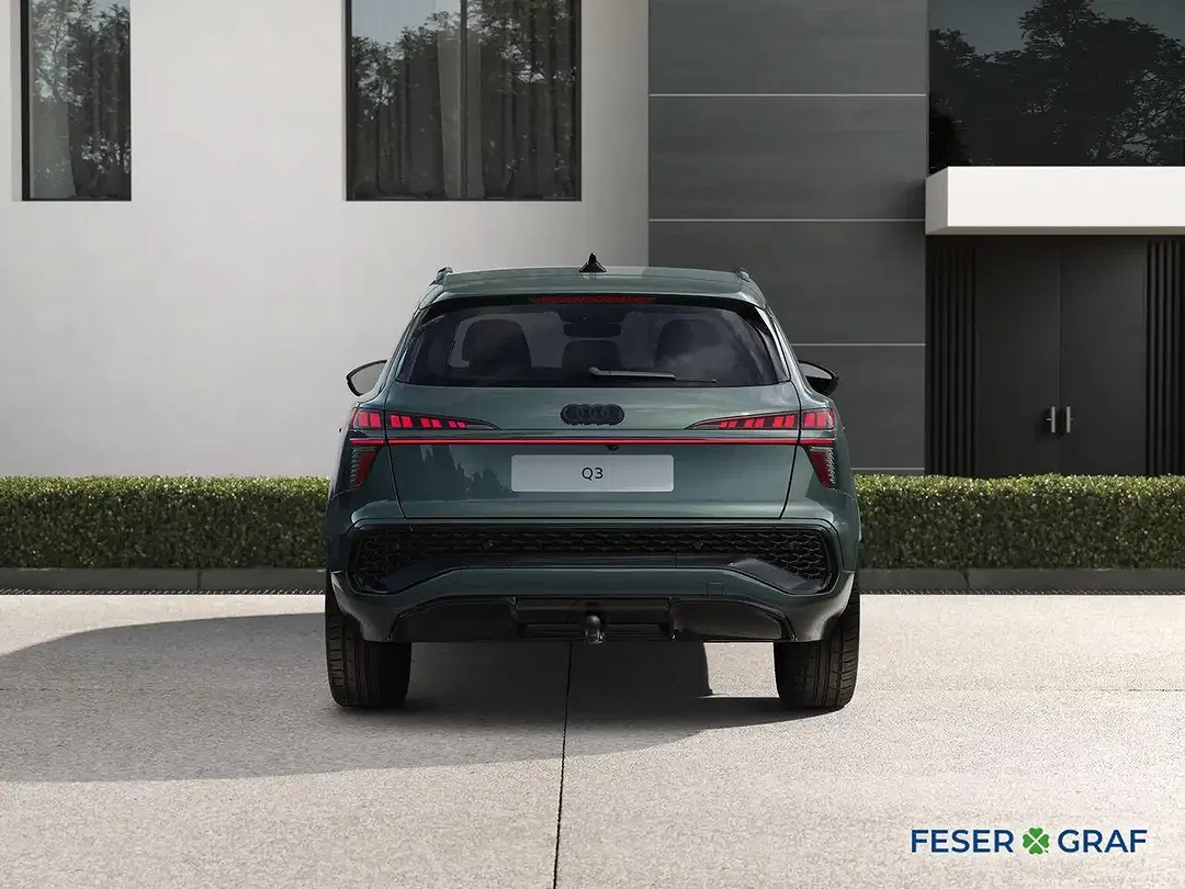 Audi Q3 - Thumbnail 3