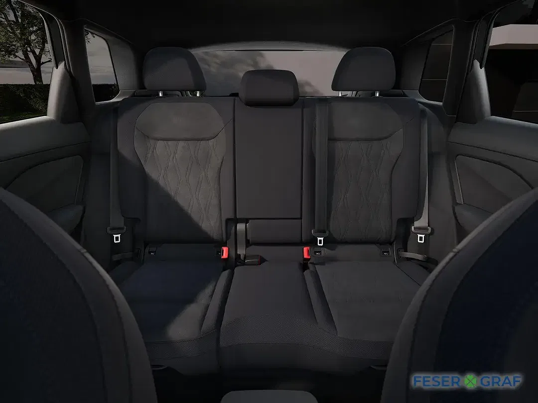 Audi Q3 - Thumbnail 8