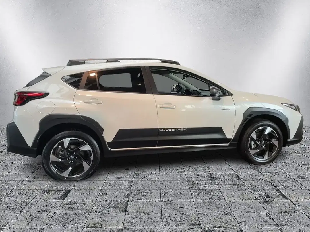 Subaru Crosstrek - Thumbnail 3