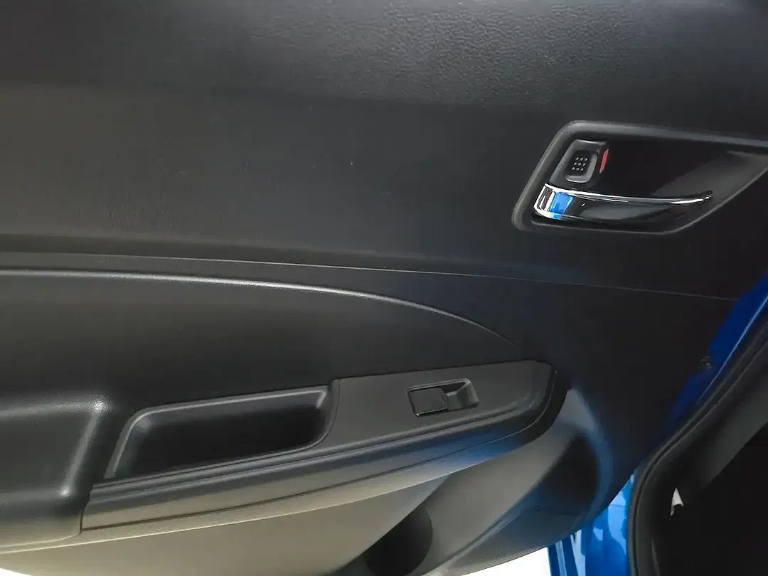Suzuki Swift - Thumbnail 10