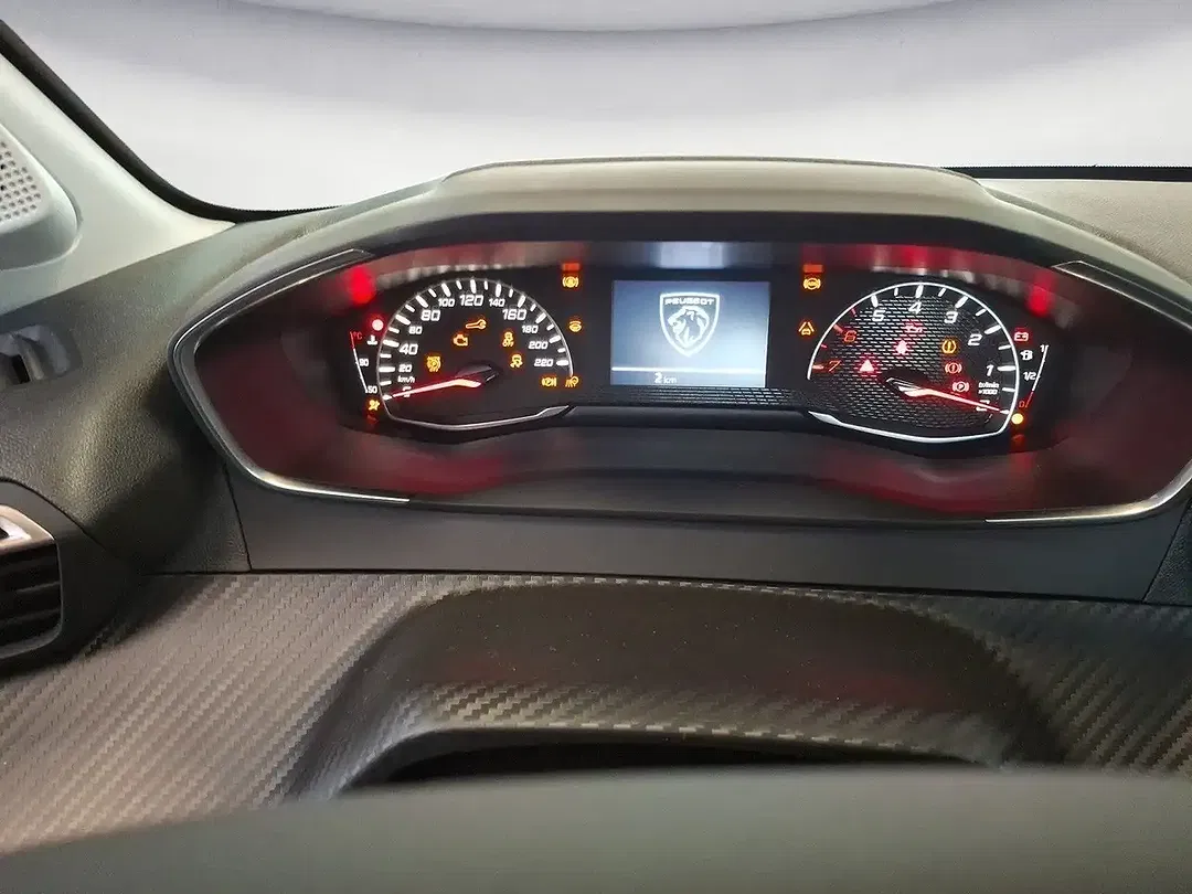 Peugeot 208 - Thumbnail 10