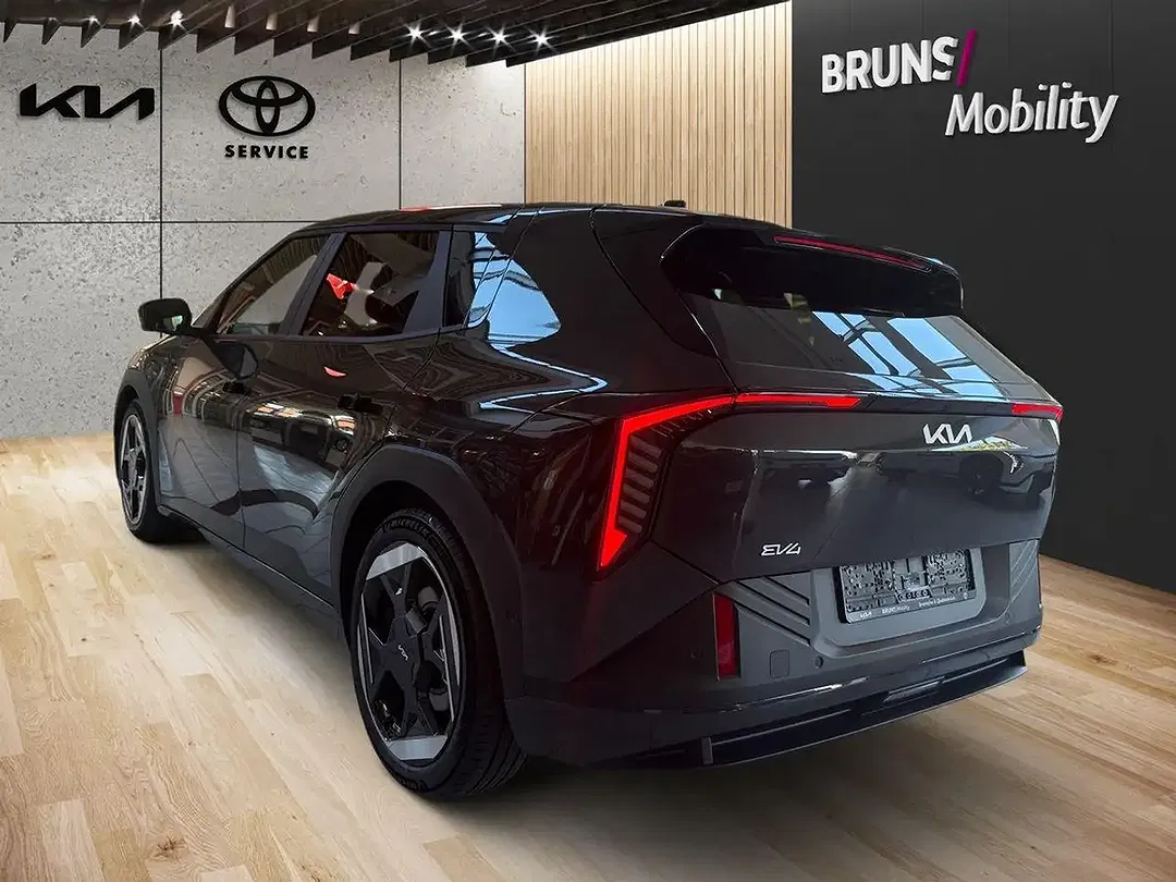 Kia EV4 - Thumbnail 5