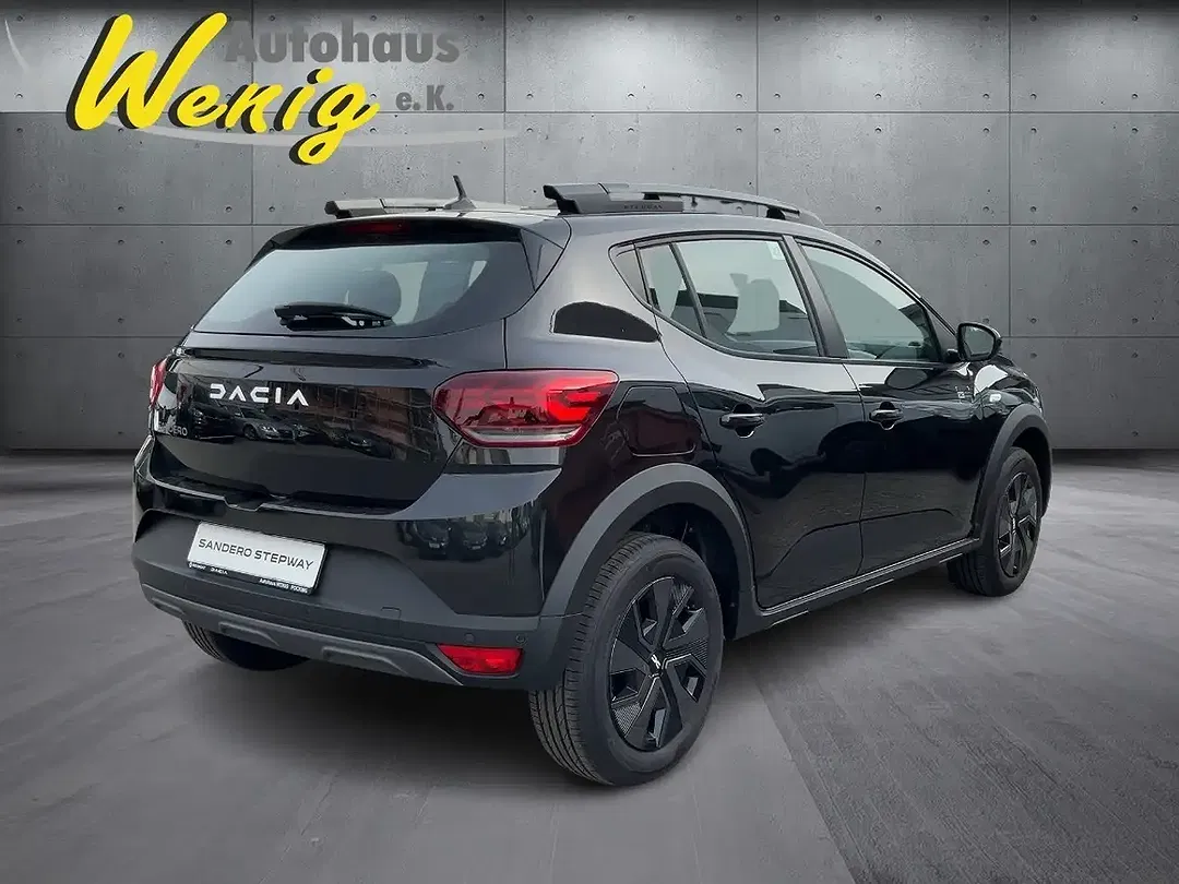 Dacia Sandero - Thumbnail 3