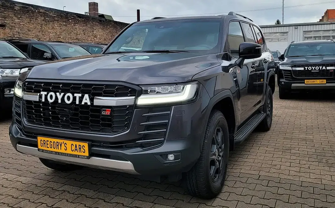 Toyota Land Cruiser - Thumbnail 5