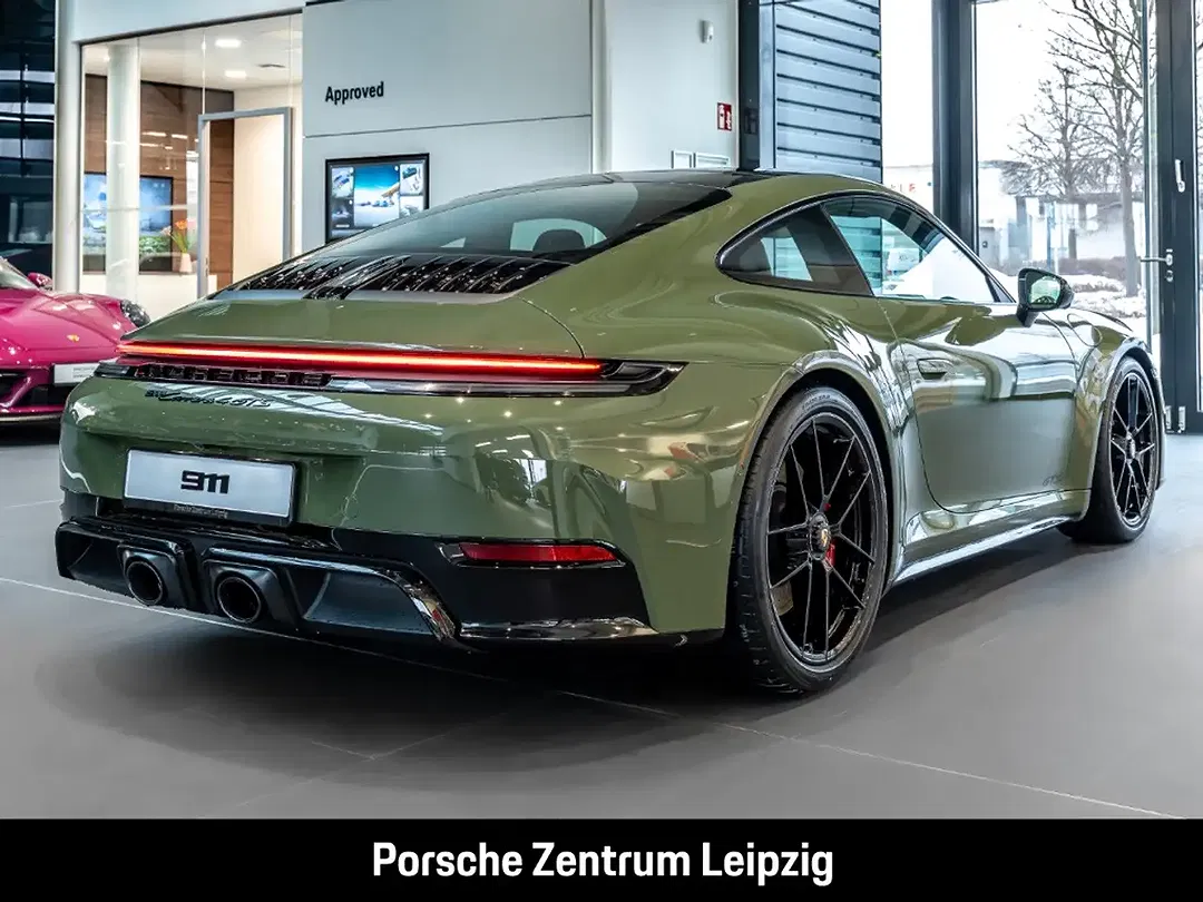 Porsche 992 - Thumbnail 6