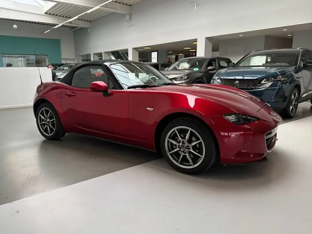 Mazda MX-5 - Thumbnail 3