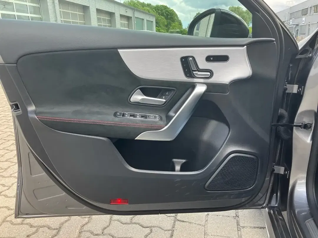 Mercedes-Benz A 200 - Thumbnail 4