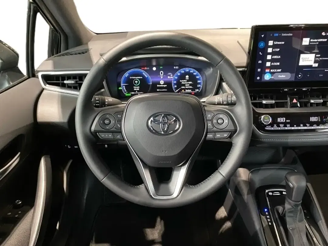 Toyota Corolla - Thumbnail 8