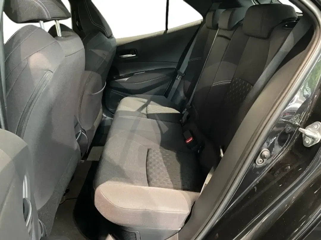 Toyota Corolla - Thumbnail 6