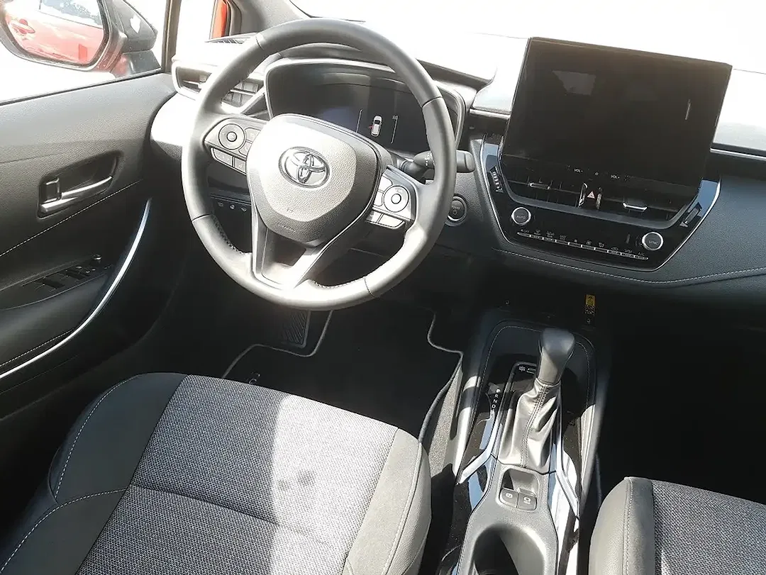 Toyota Corolla - Thumbnail 9