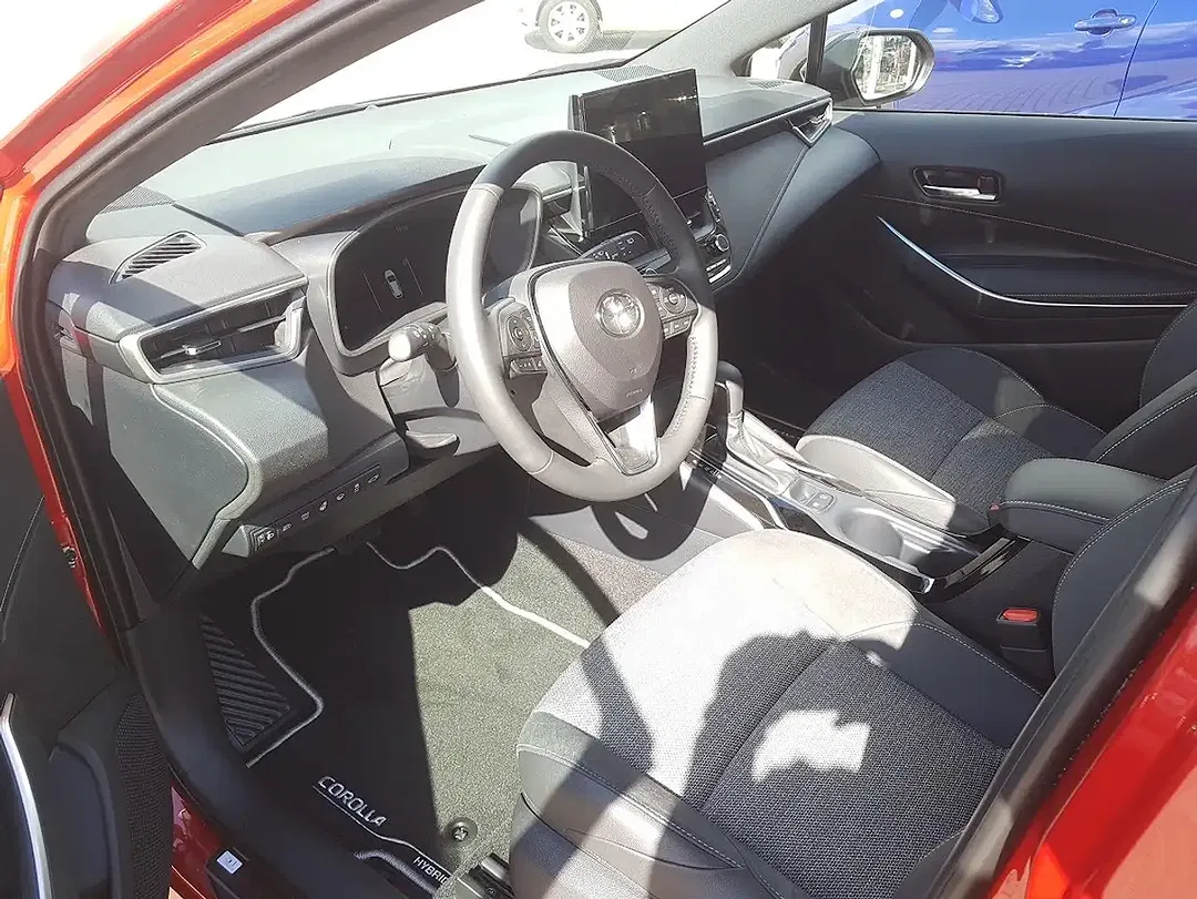 Toyota Corolla - Thumbnail 11