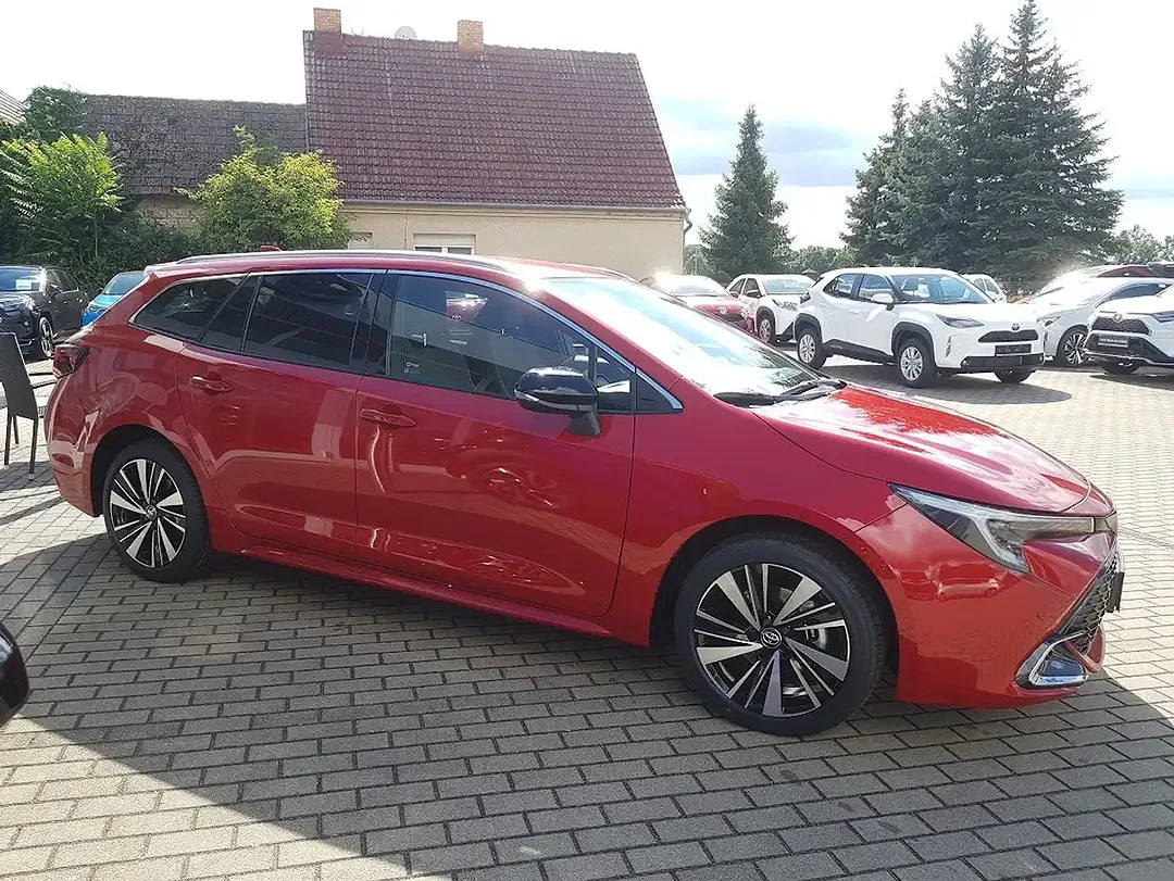 Toyota Corolla - Thumbnail 3