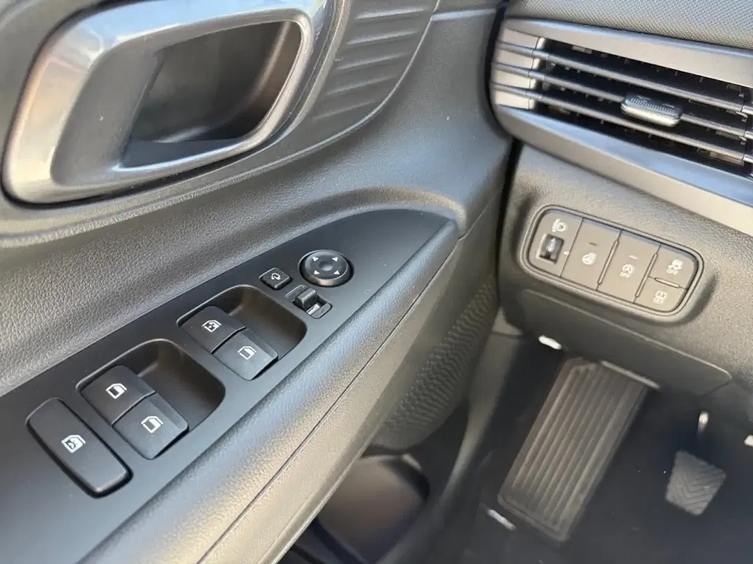 Hyundai i20 - Thumbnail 13