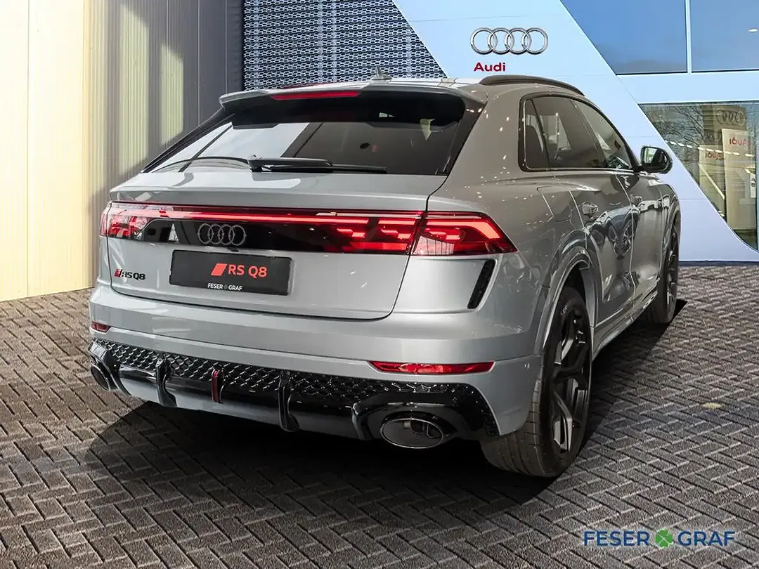 Audi RS Q8 - Thumbnail 7