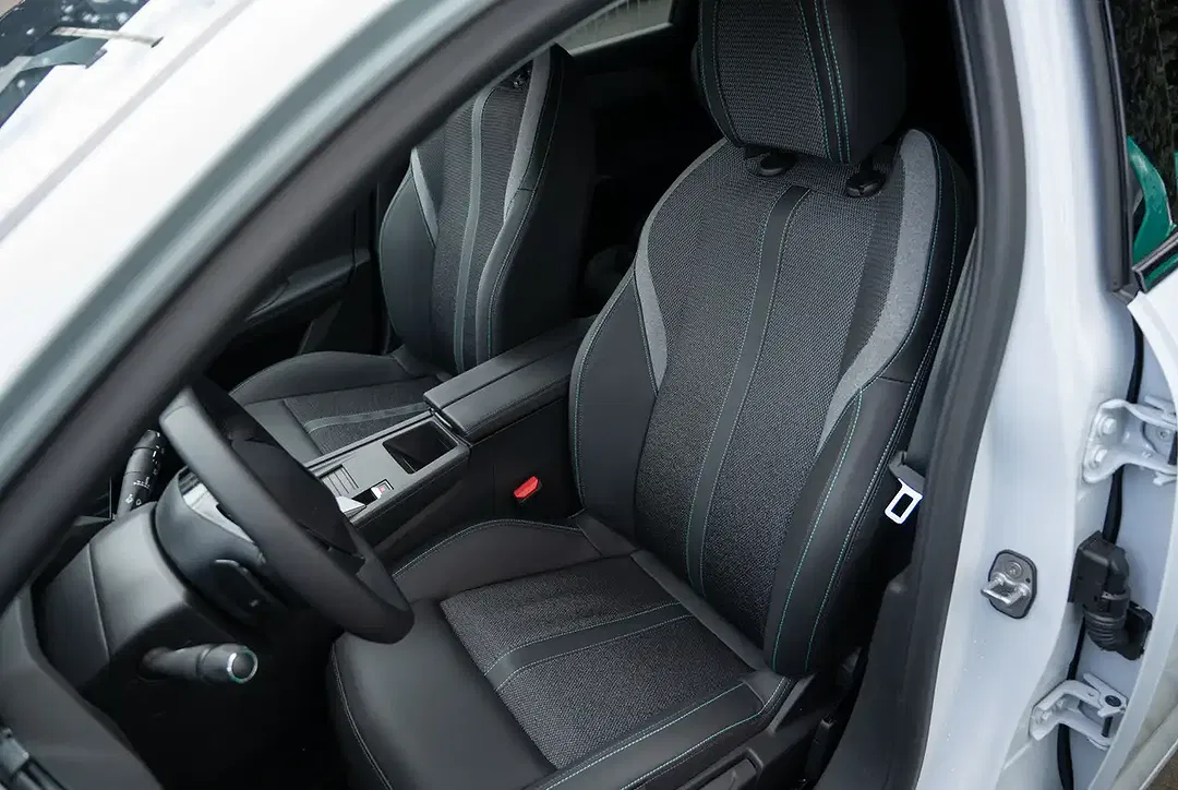 Peugeot 308 - Thumbnail 7