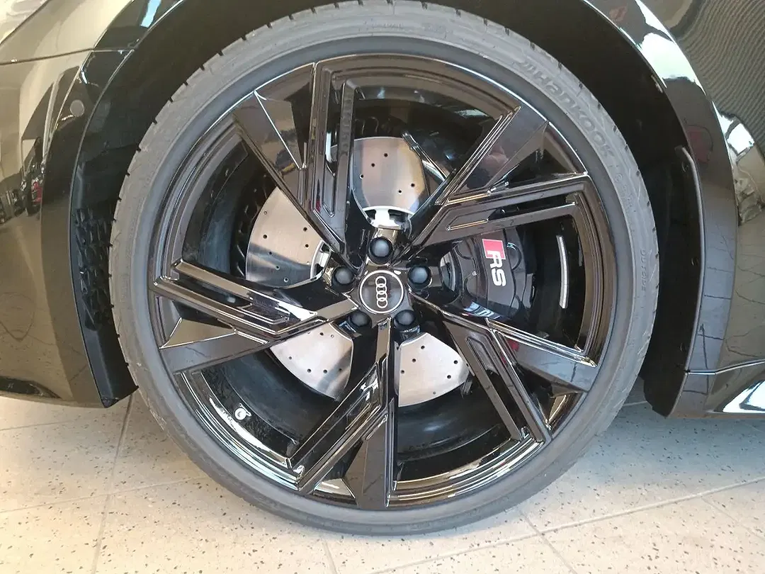 Audi RS6 - Thumbnail 6