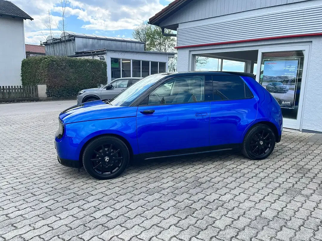Honda e - Thumbnail 2