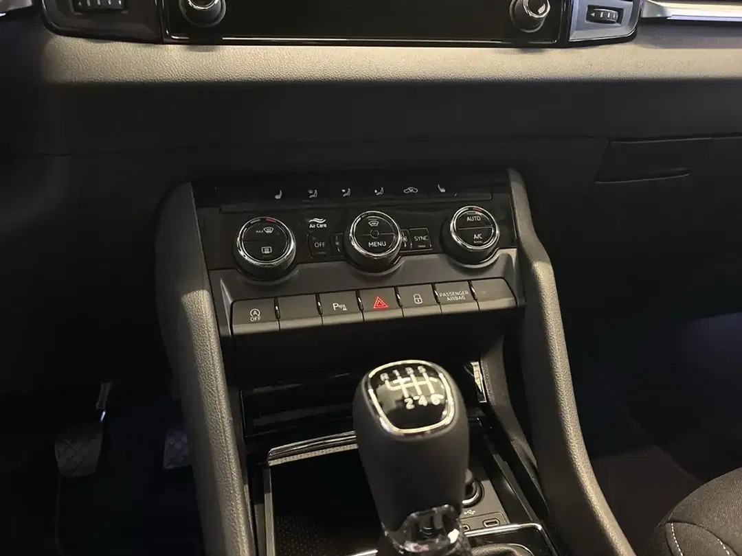 Skoda Karoq - Thumbnail 10