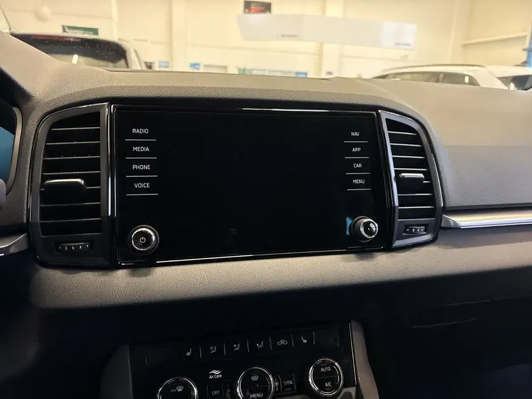 Skoda Karoq - Thumbnail 9