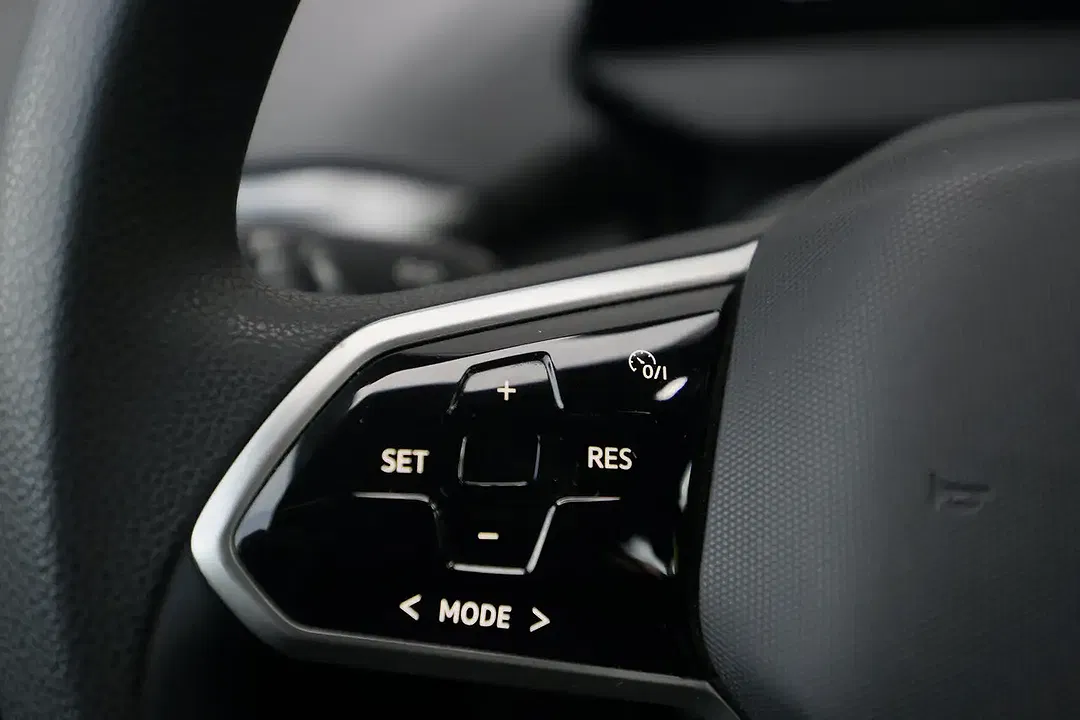 Volkswagen ID.4 - Thumbnail 15