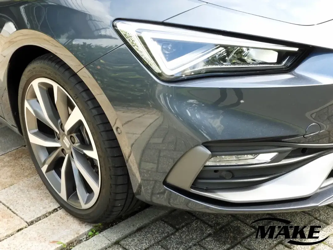 SEAT Leon - Thumbnail 1