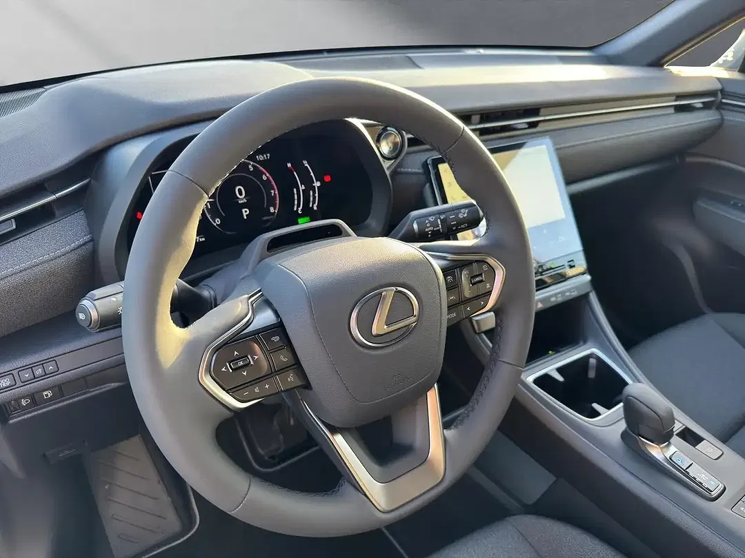 Lexus LBX - Thumbnail 9
