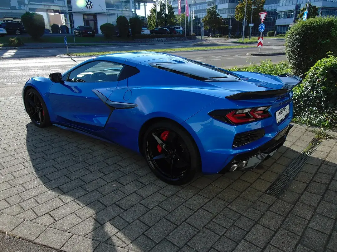 Corvette C8 - Thumbnail 2